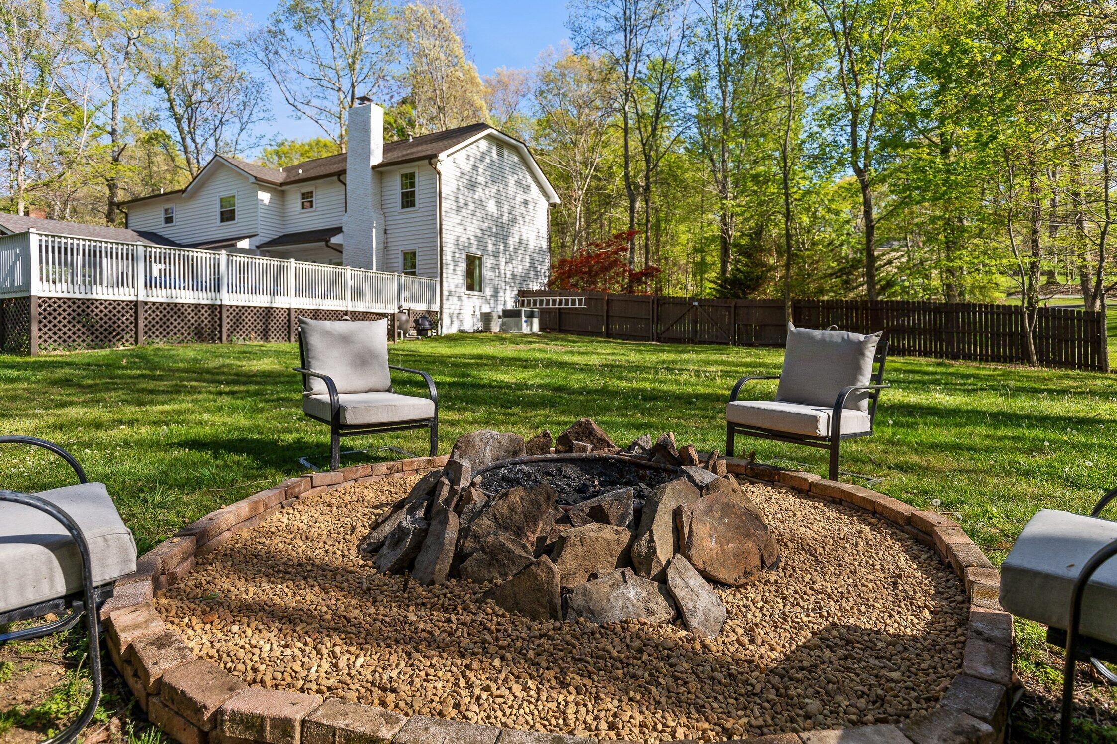 32 Cool Springs Road
