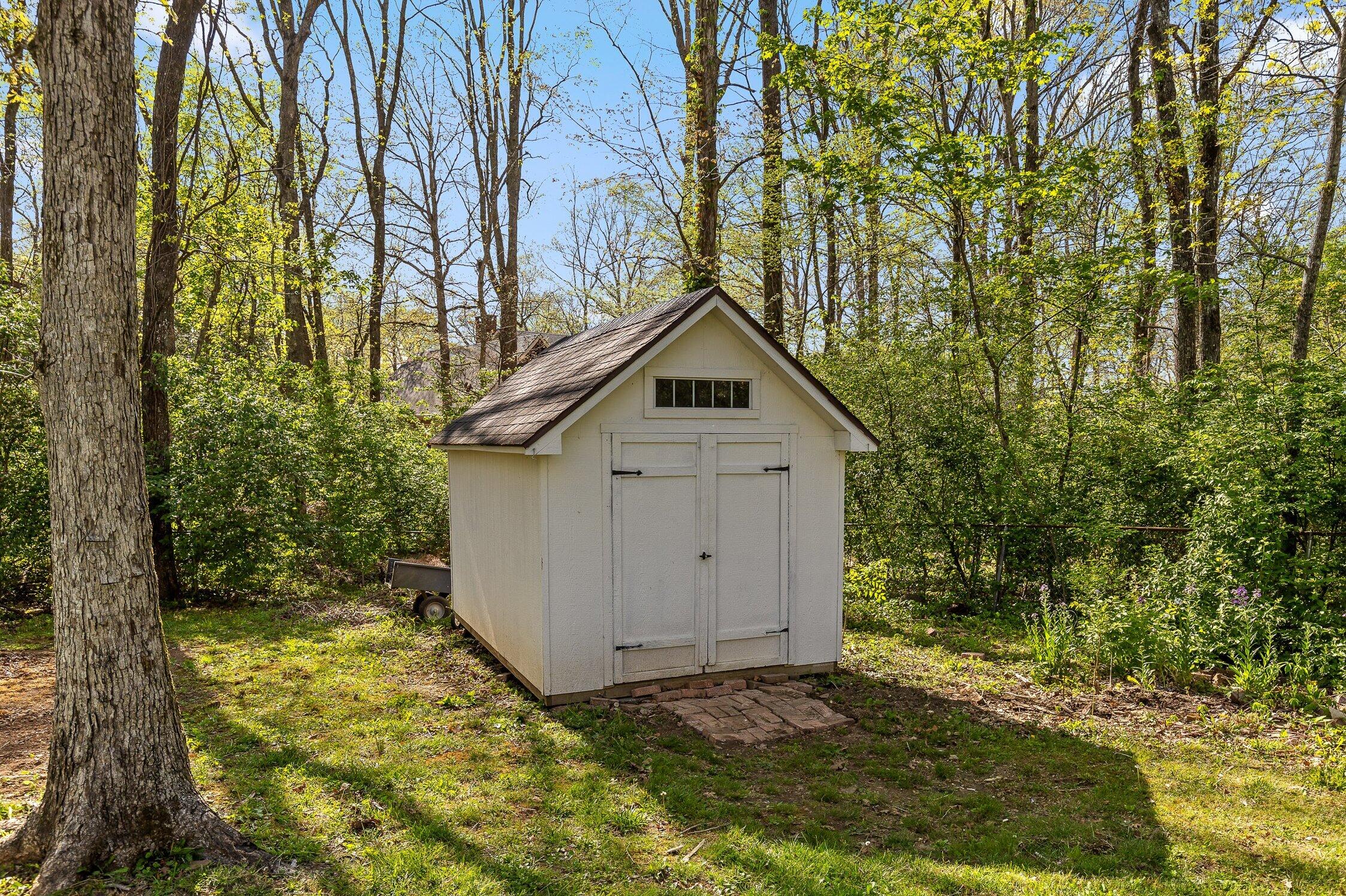 32 Cool Springs Road