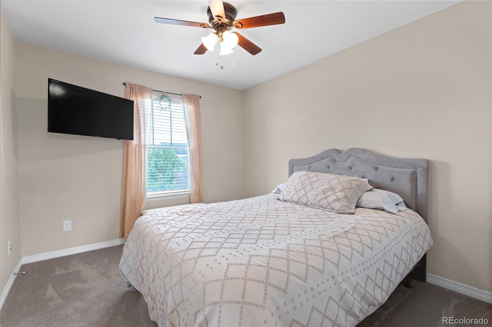 82 S Newbern Way