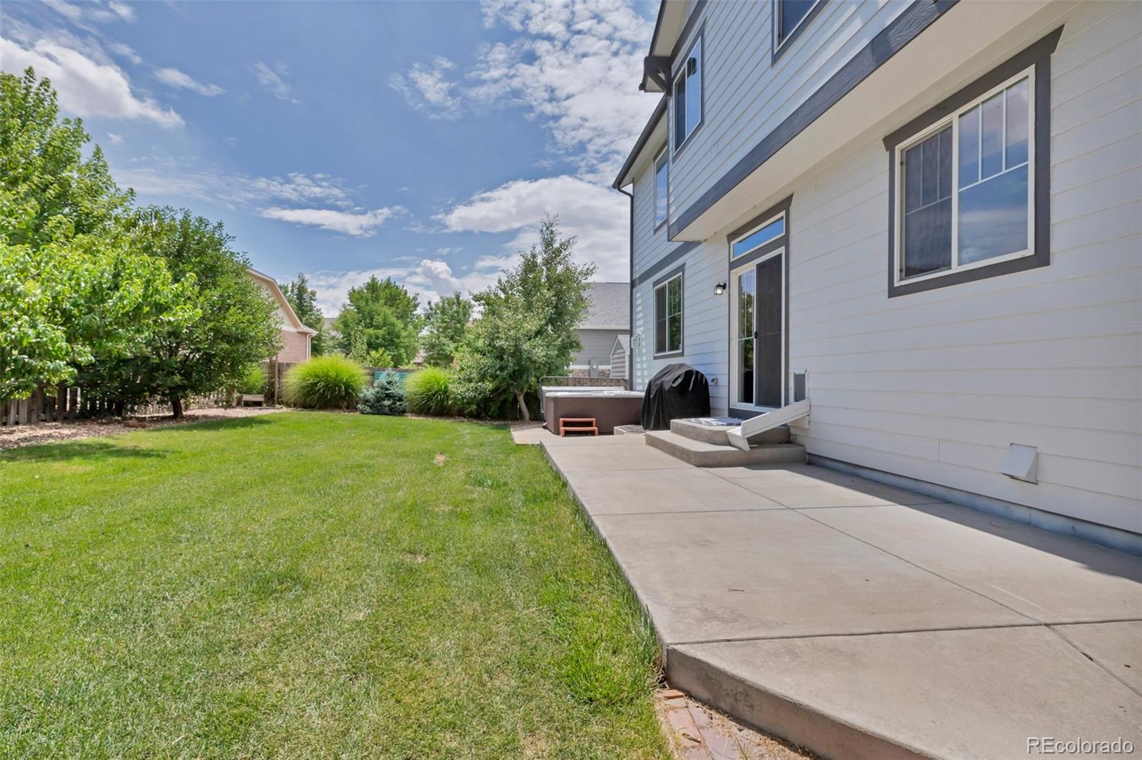82 S Newbern Way