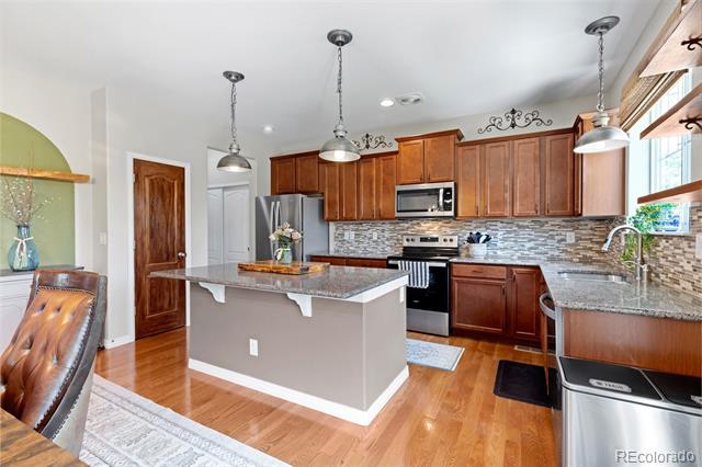 82 S Newbern Way