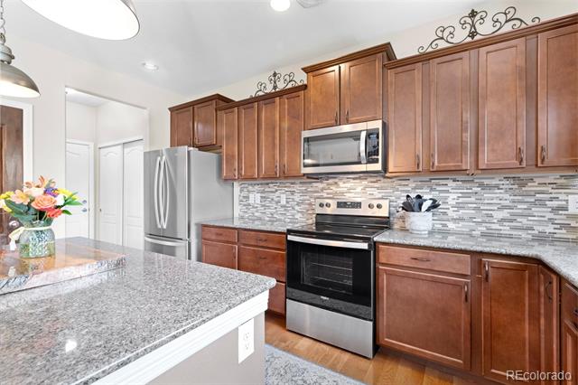 82 S Newbern Way
