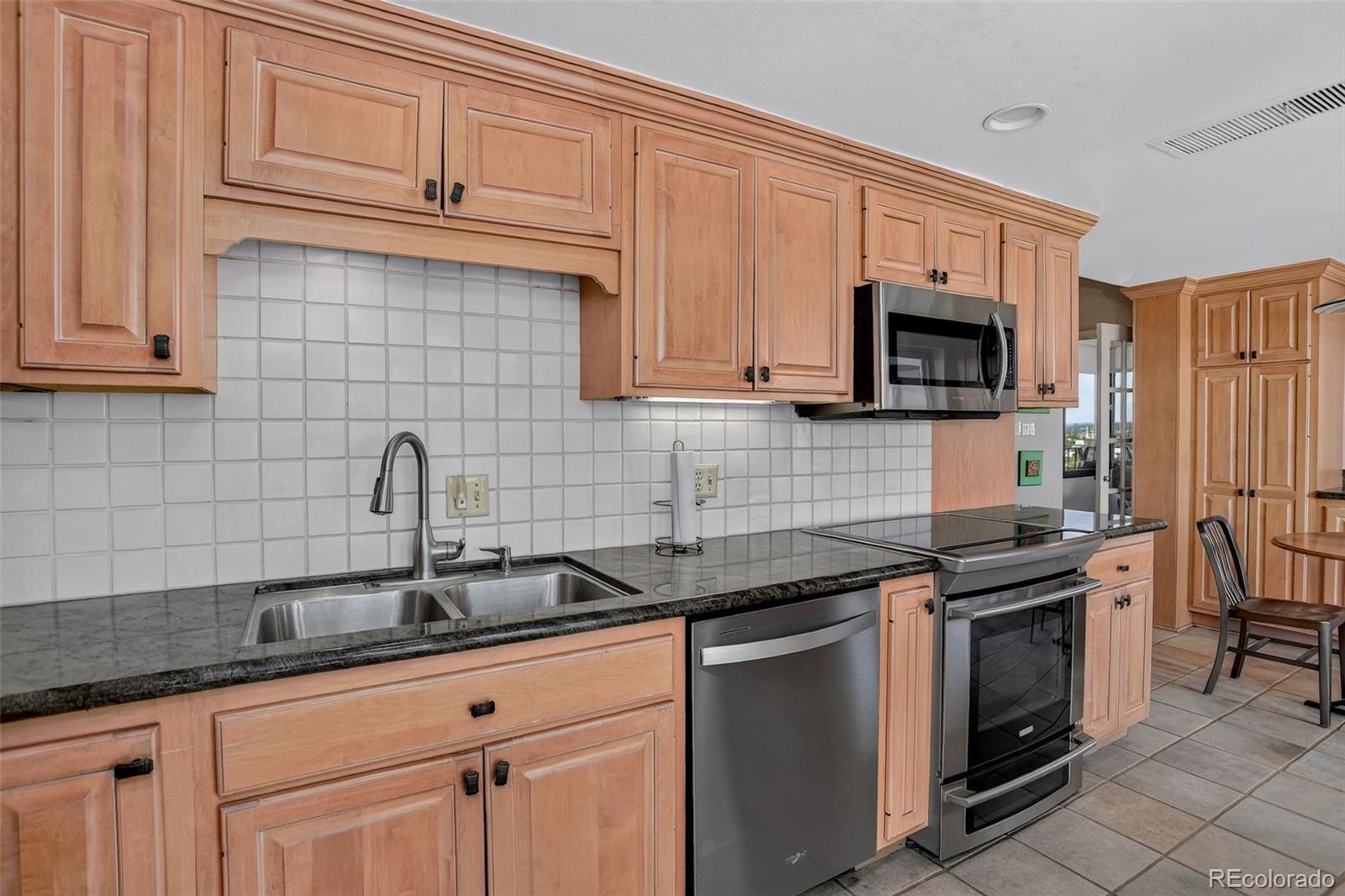 130 N Pearl Street Unit: 808