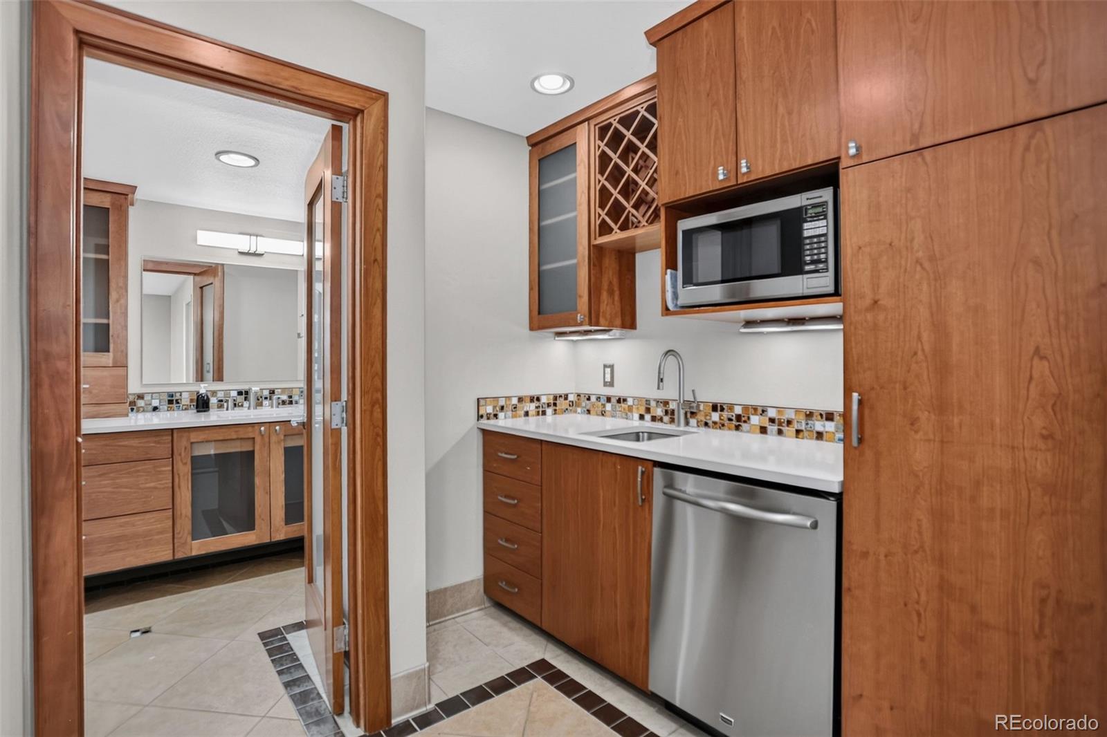 130 N Pearl Street Unit: 808