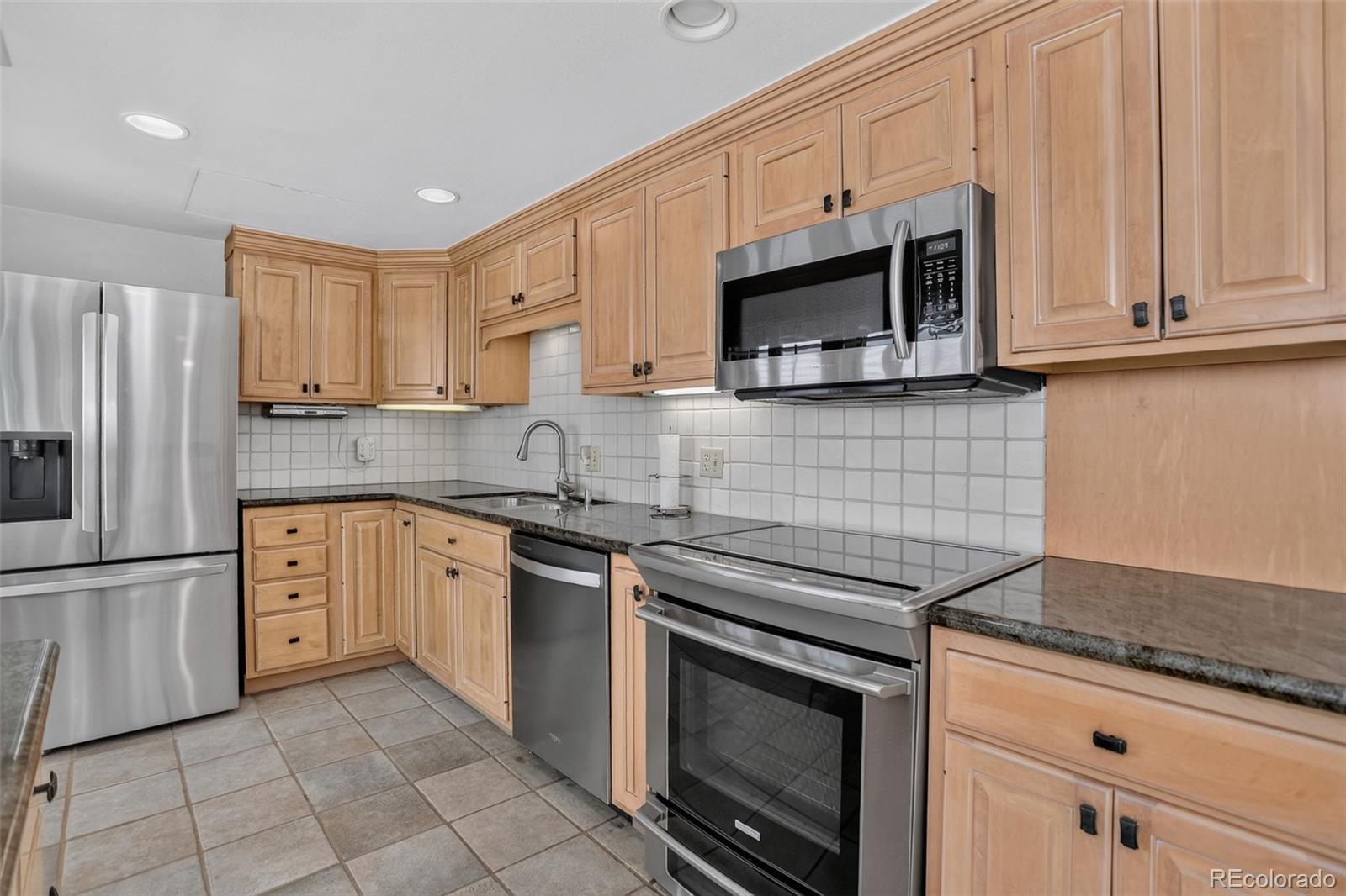 130 N Pearl Street Unit: 808