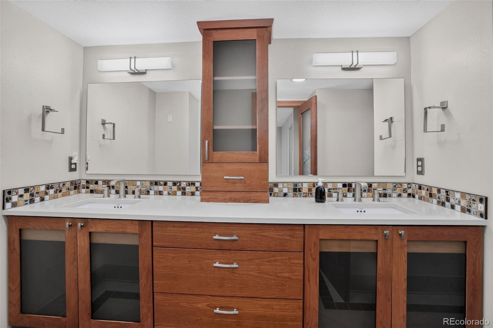 130 N Pearl Street Unit: 808