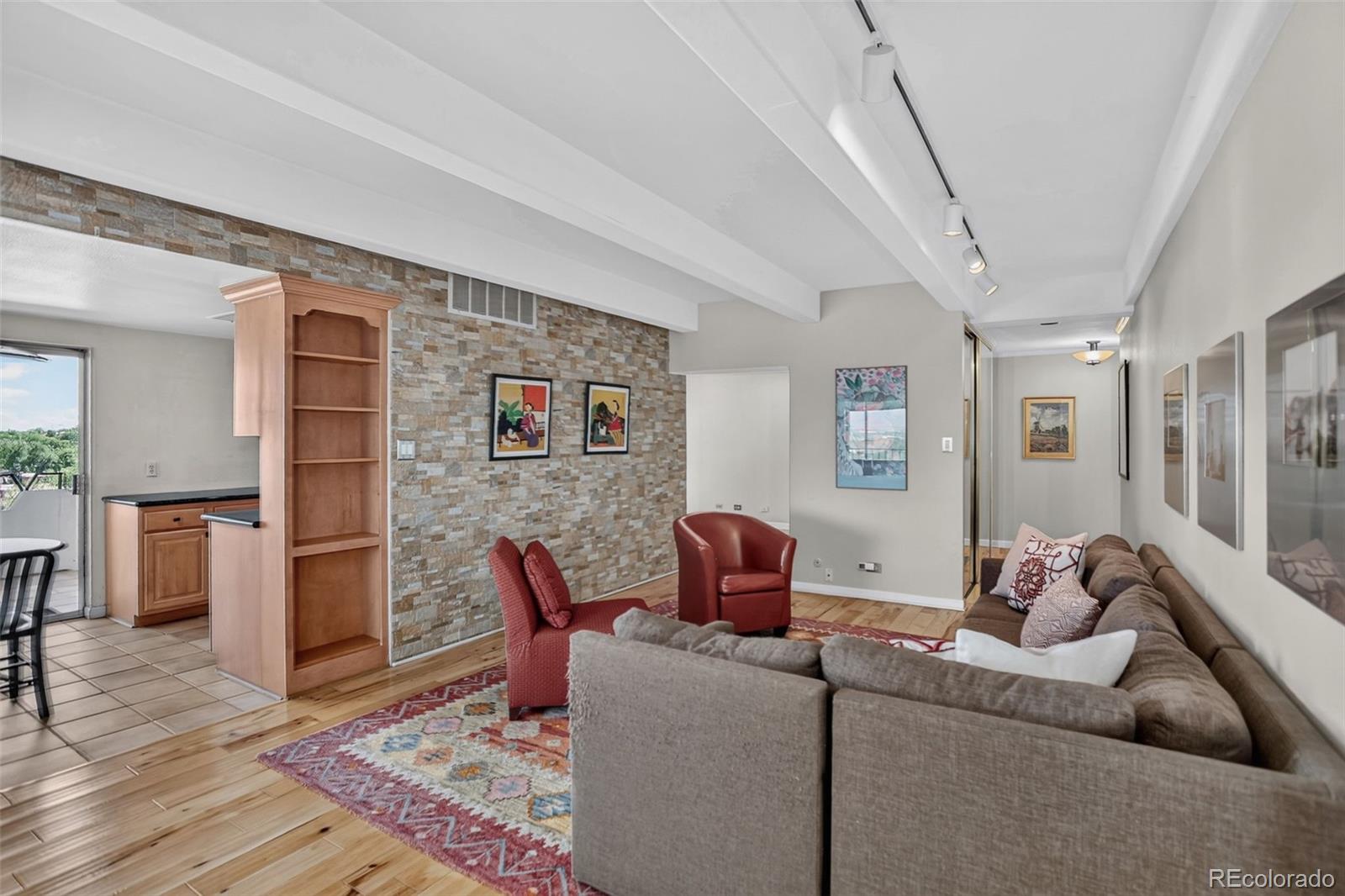 130 N Pearl Street Unit: 808