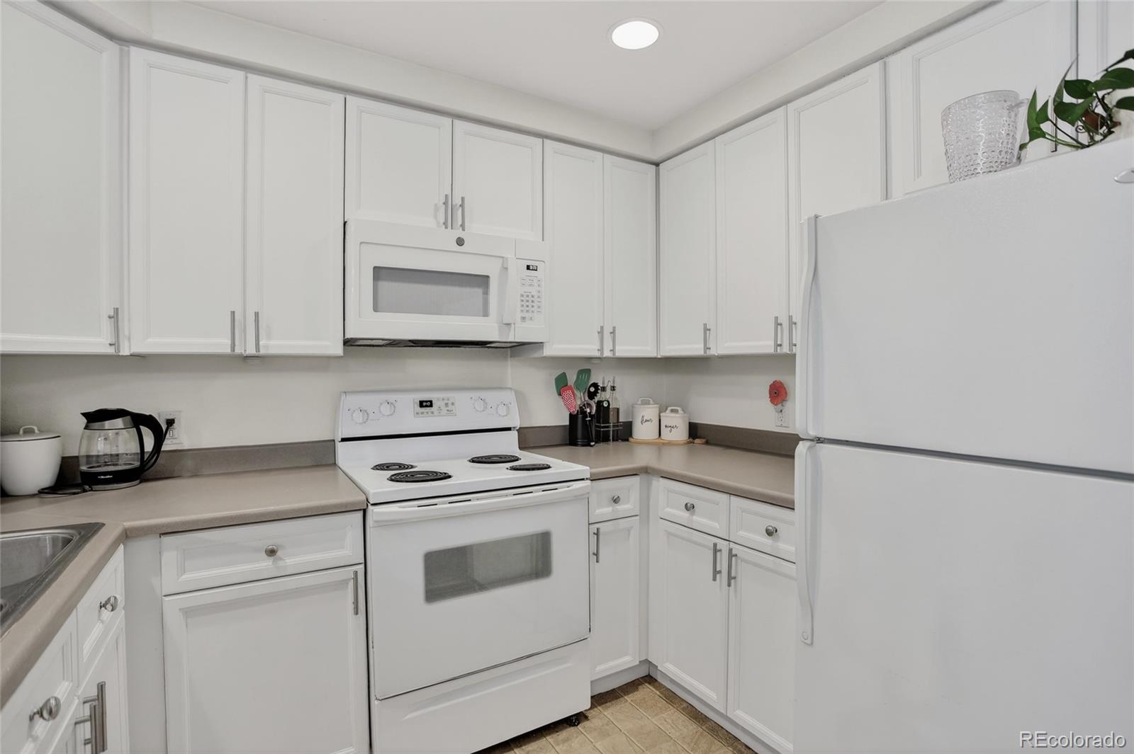 2828 Syracuse Street Unit: 222