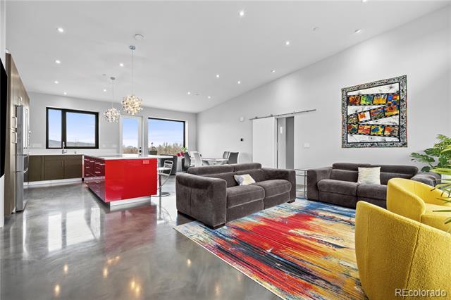 903 Paragon Drive