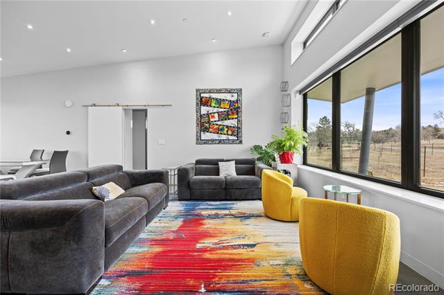 903 Paragon Drive