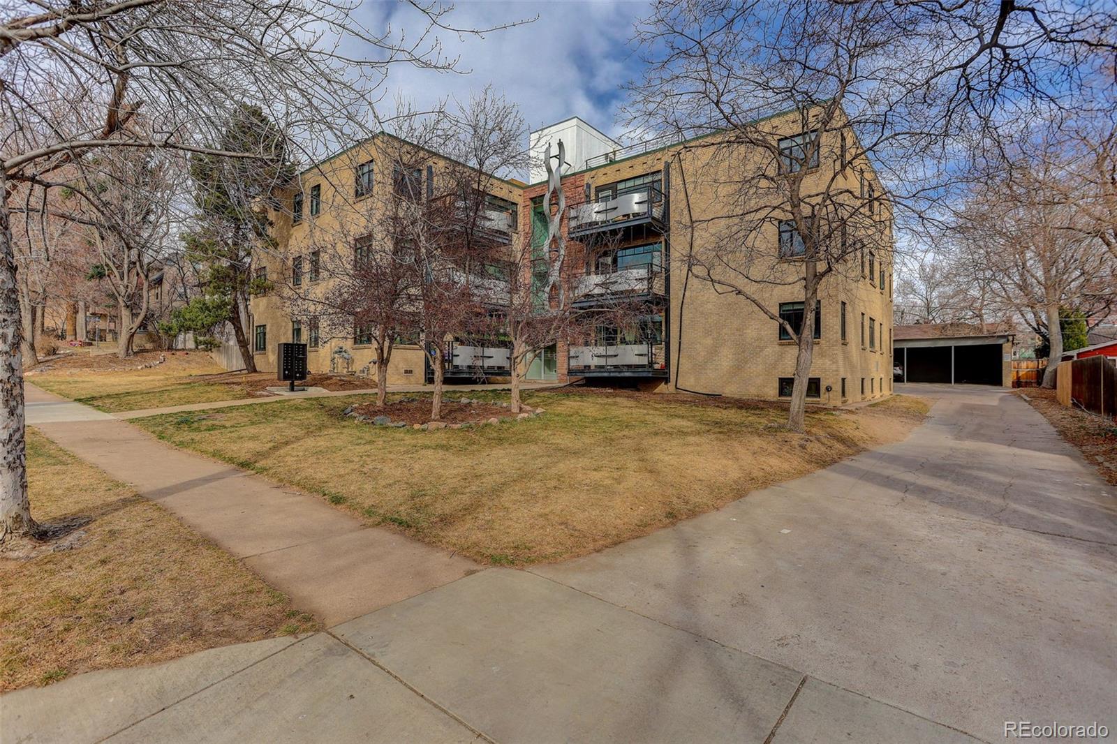 636 N Washington Street Unit: 101