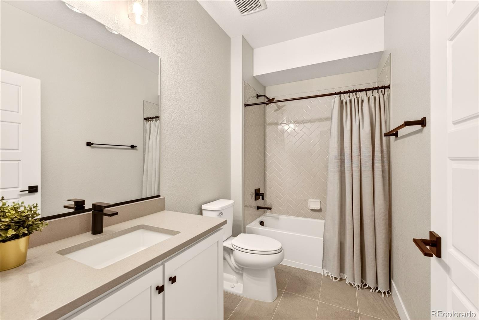 2064 S Holly Street Unit: 2-4