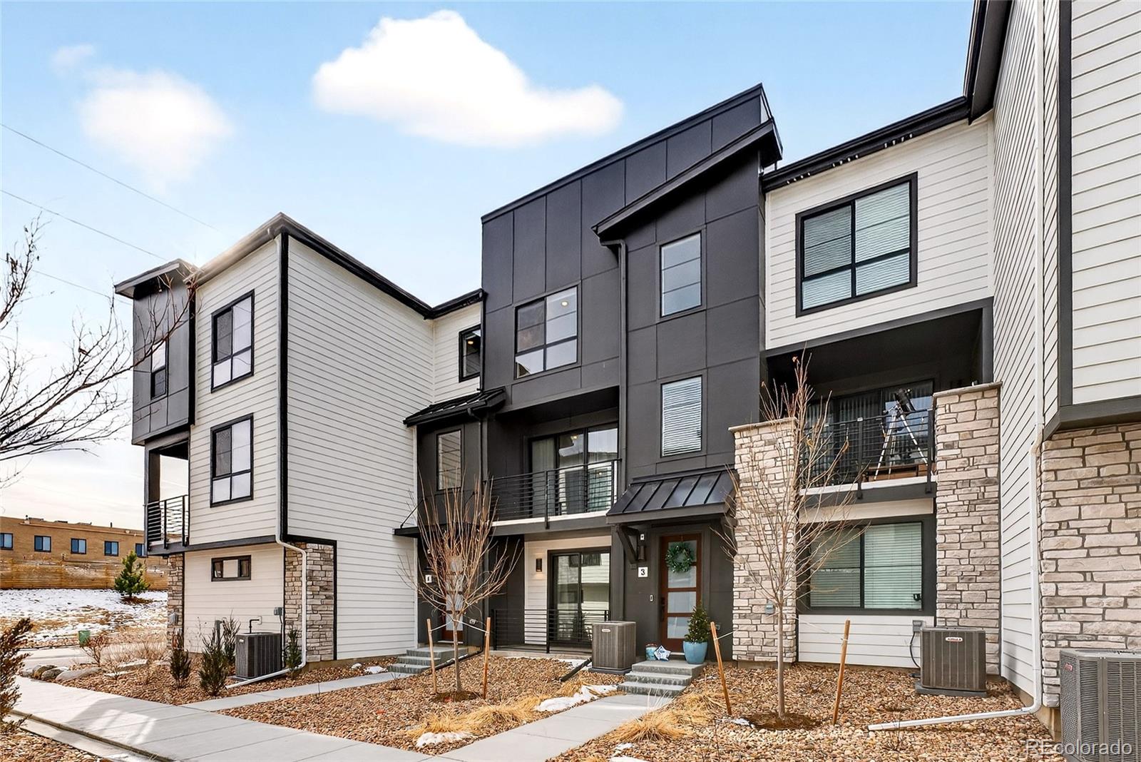 2064 S Holly Street Unit: 2-4