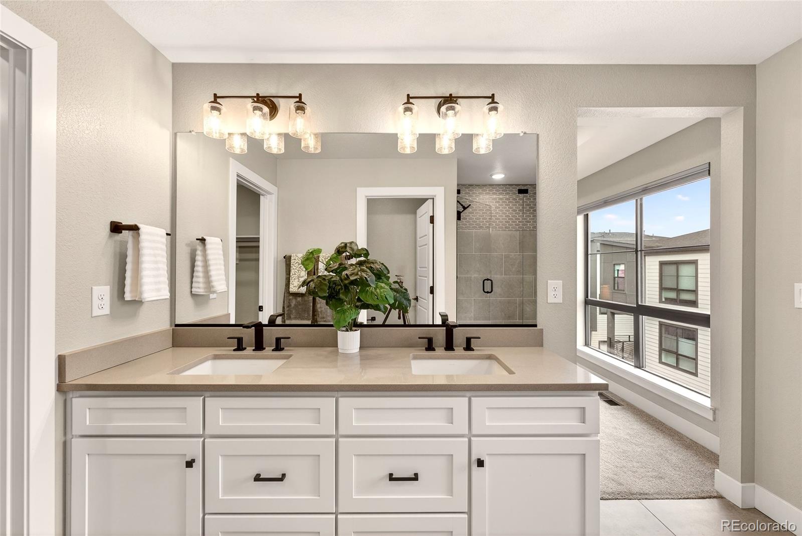 2064 S Holly Street Unit: 2-4