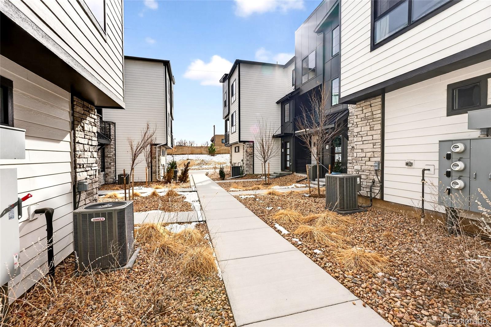 2064 S Holly Street Unit: 2-4