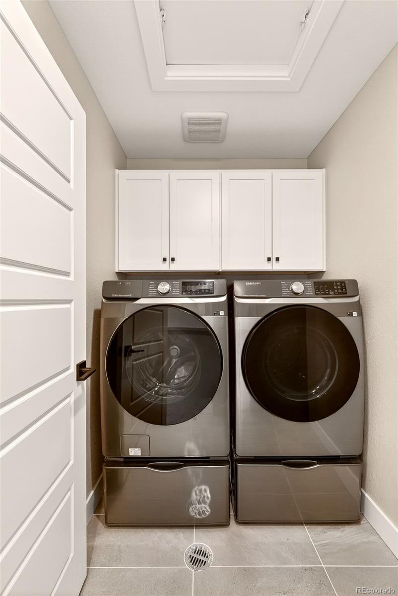 2064 S Holly Street Unit: 2-4