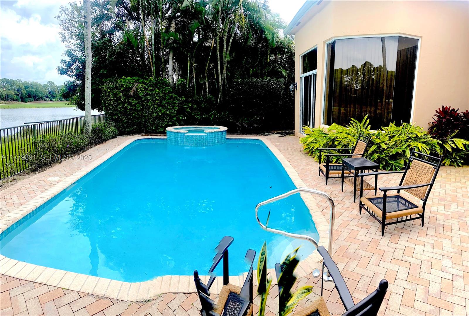 111 Via Verde Way
