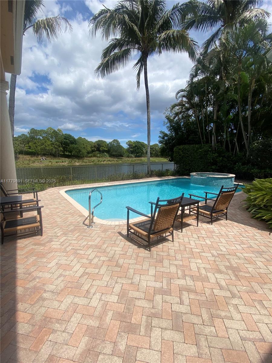 111 Via Verde Way