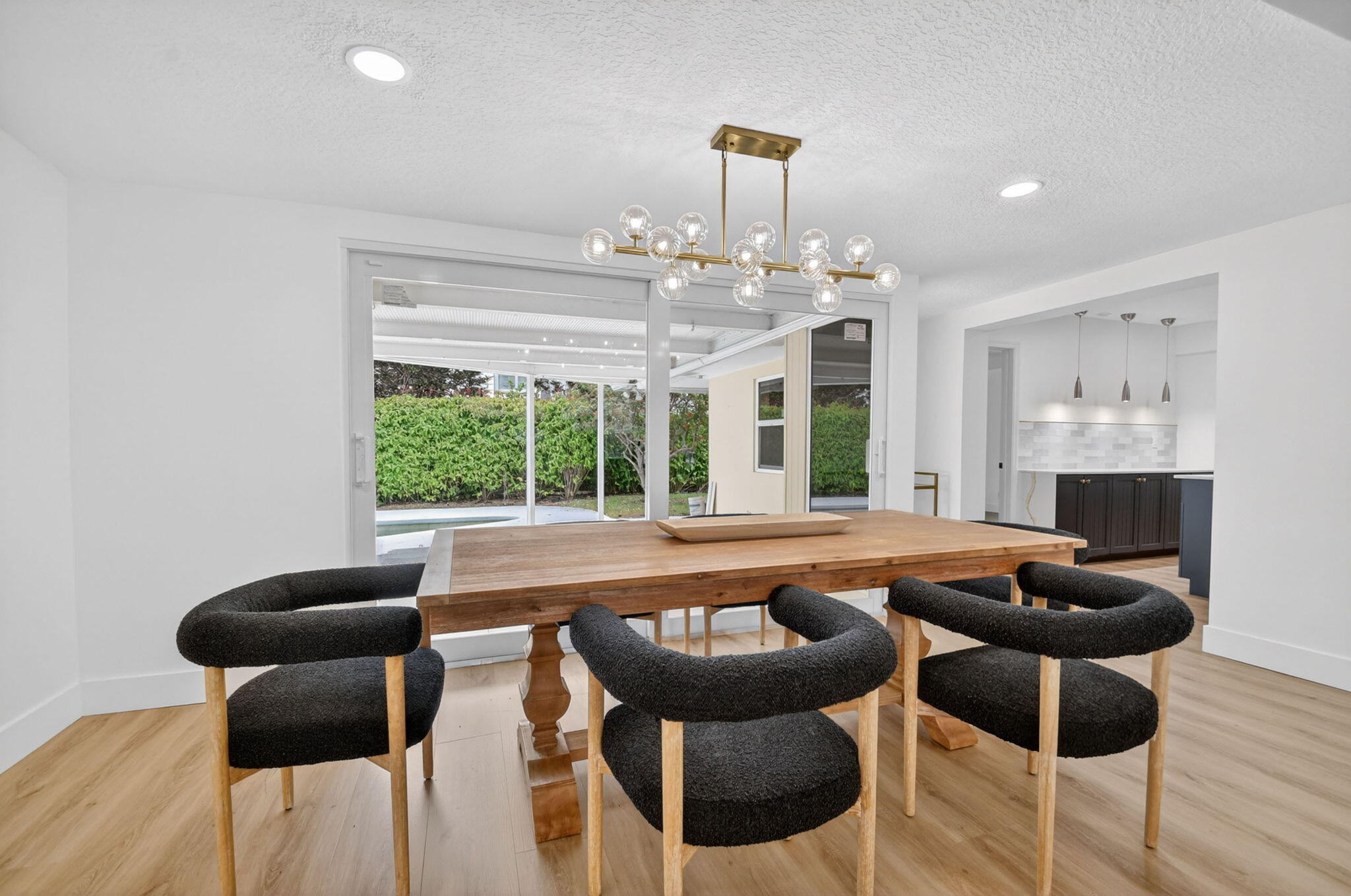 1221 Singer Drive