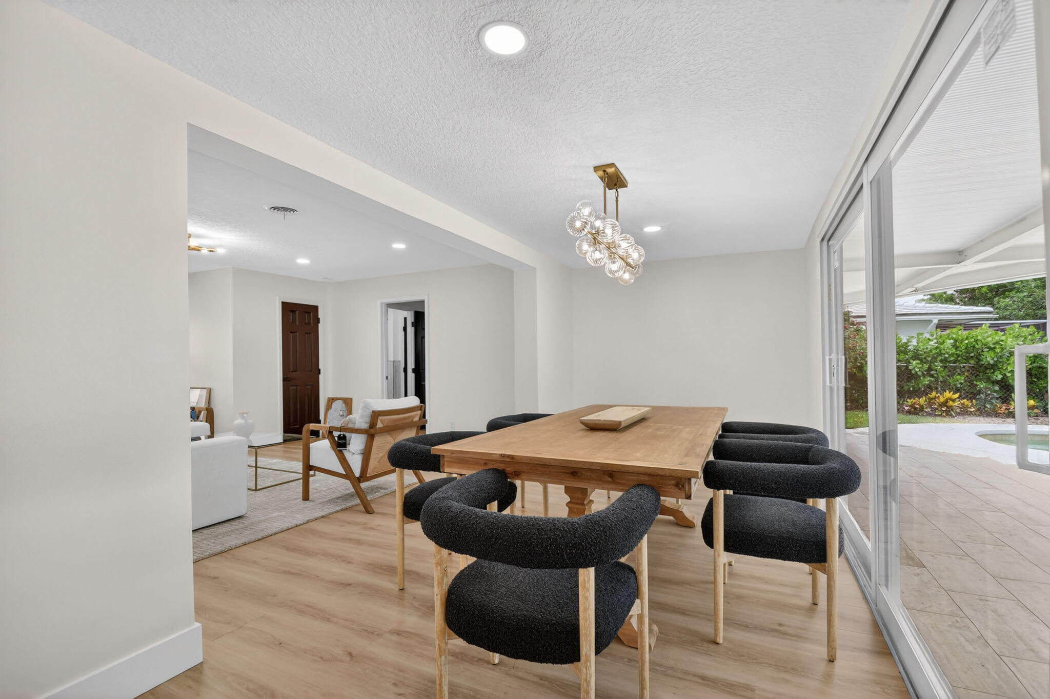 1221 Singer Drive