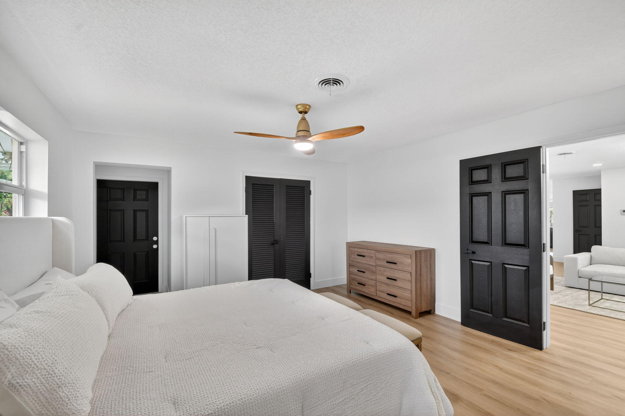 1221 Singer Drive