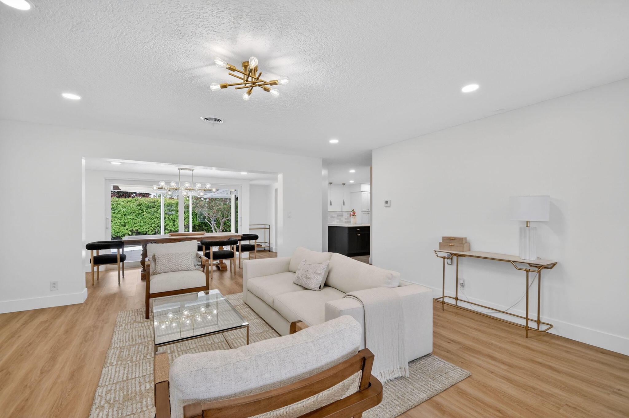 1221 Singer Drive