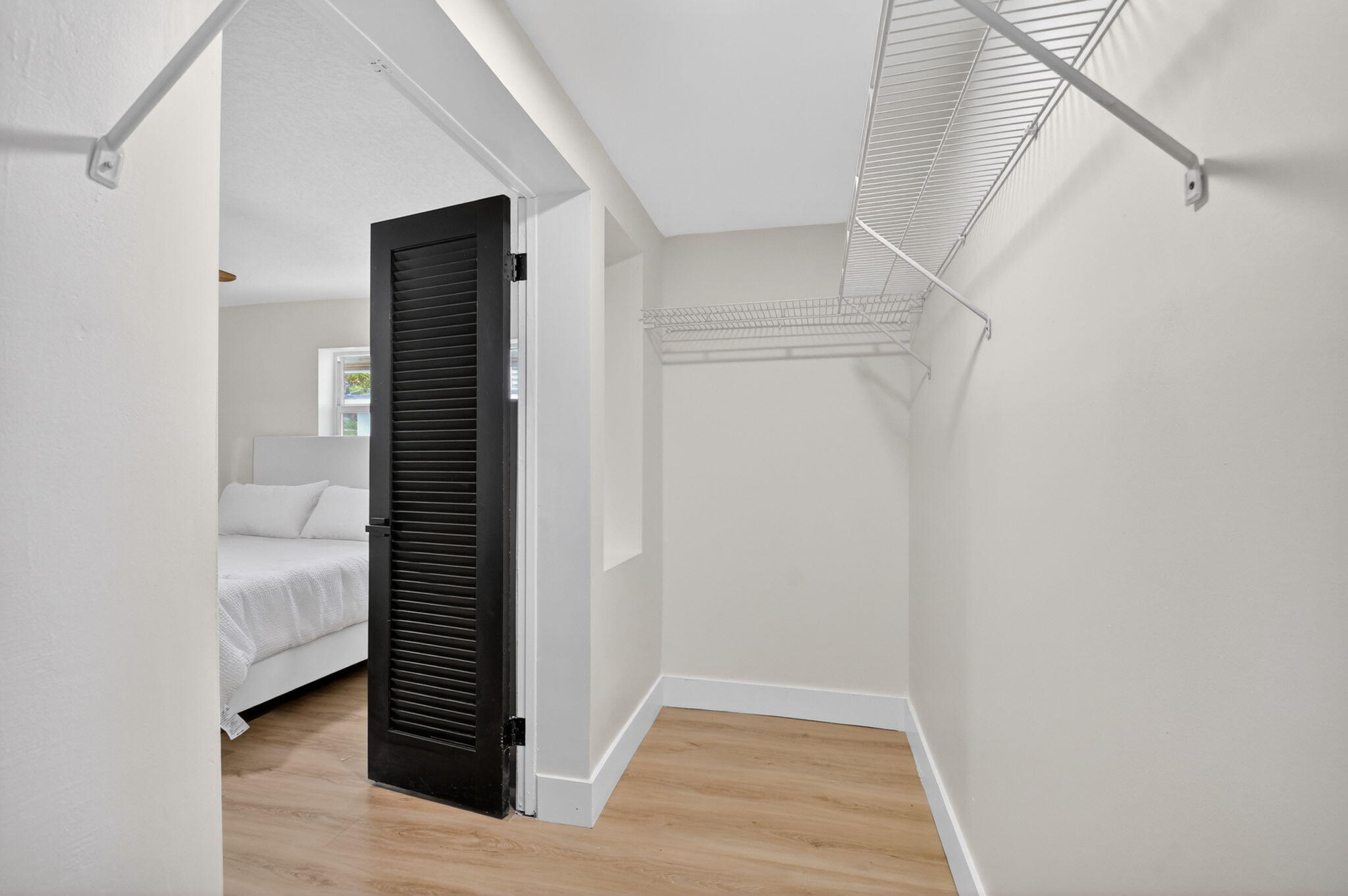 1221 Singer Drive