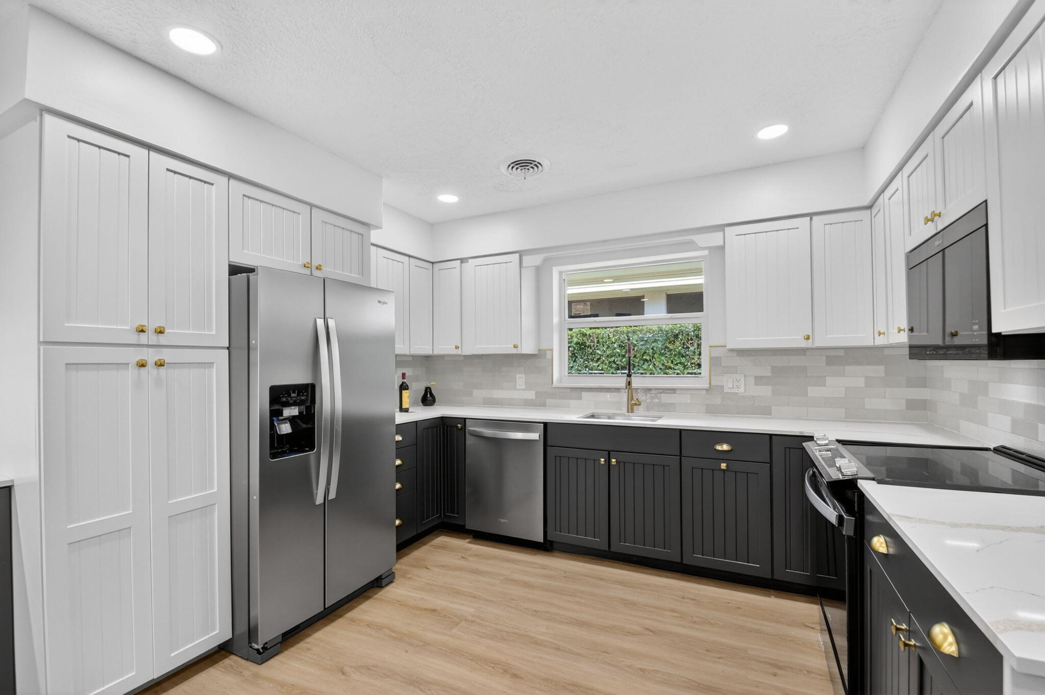 1221 Singer Drive