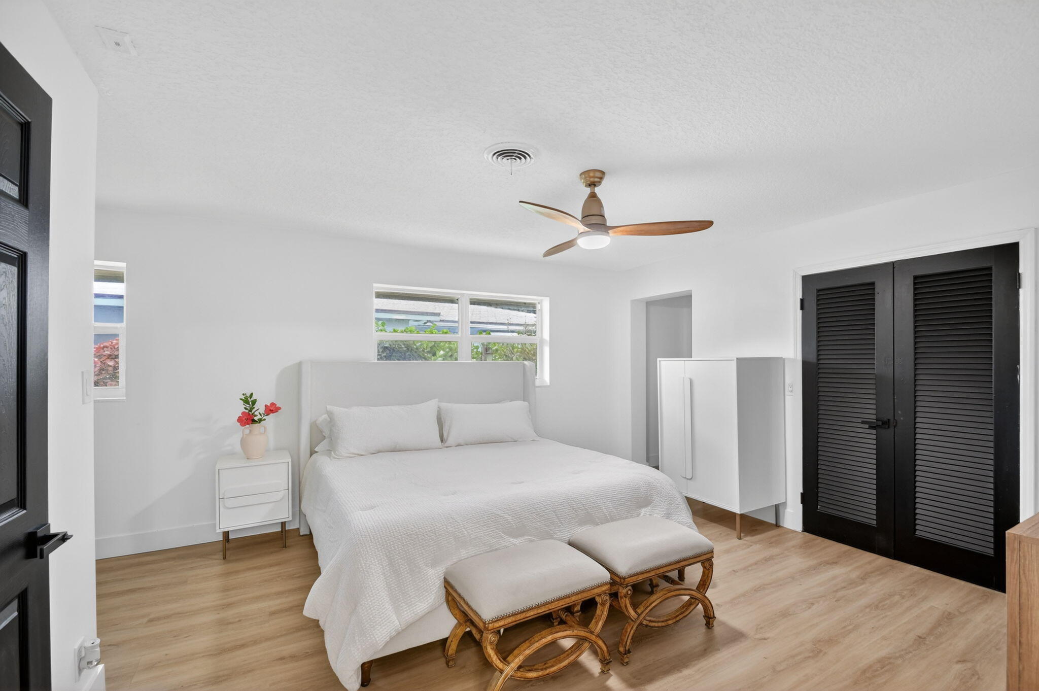 1221 Singer Drive
