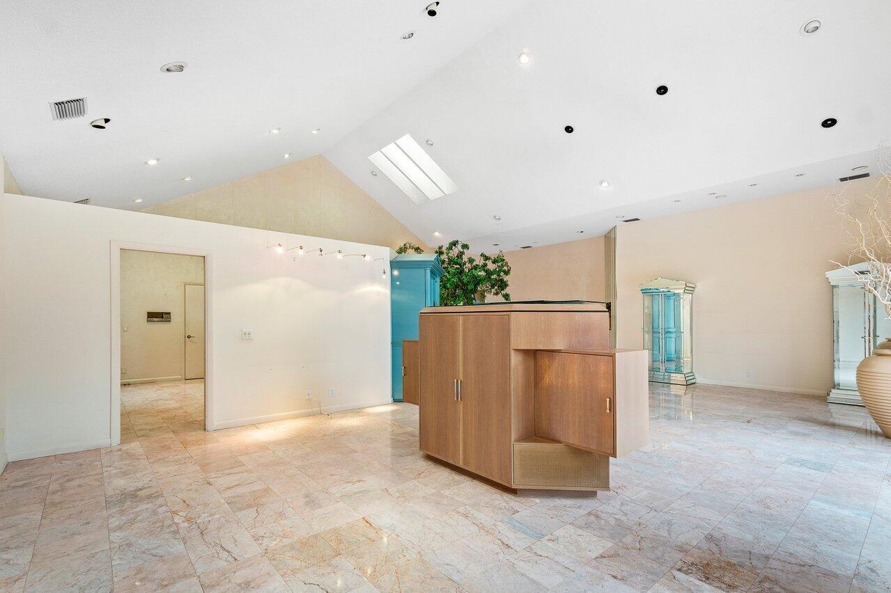 13885 Rivoli Drive