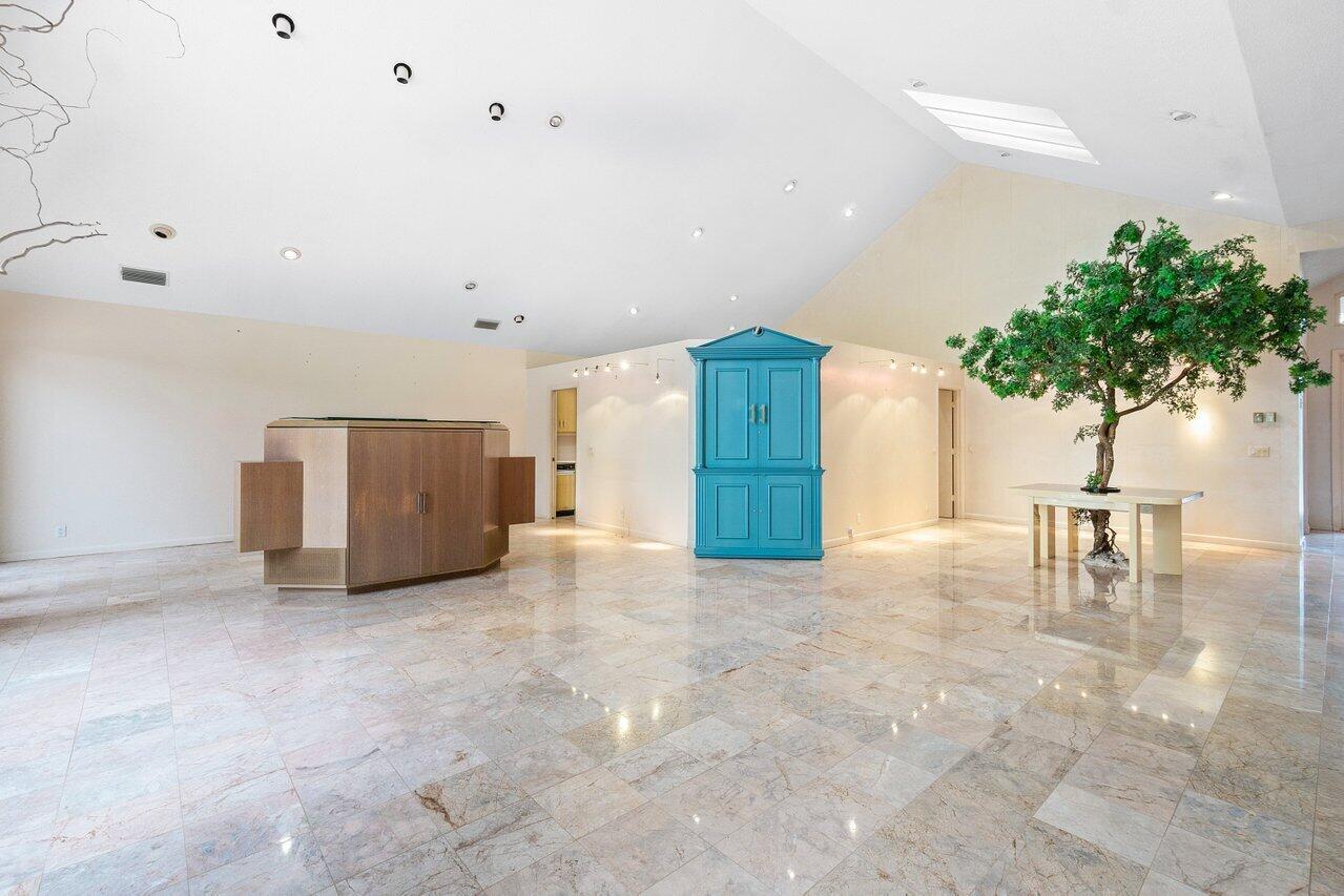 13885 Rivoli Drive