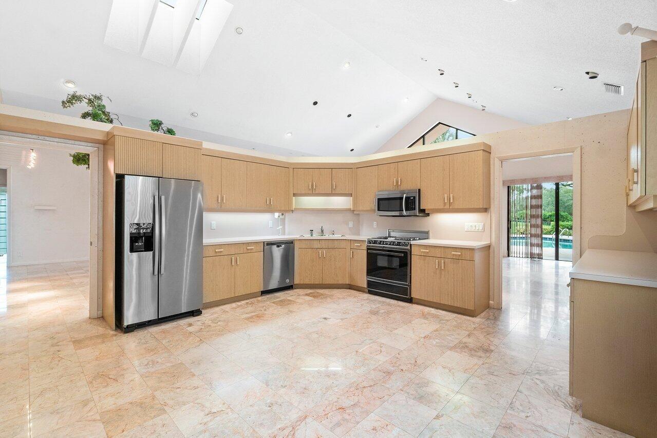 13885 Rivoli Drive