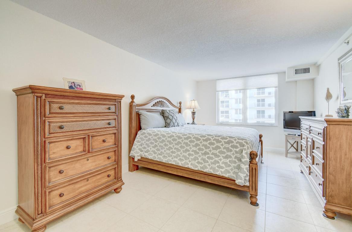 3221 S Ocean Boulevard 704