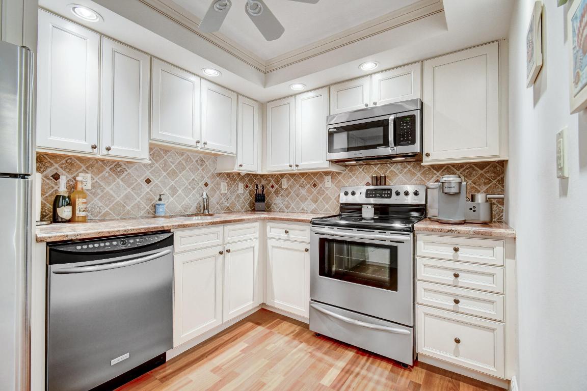 3221 S Ocean Boulevard 704