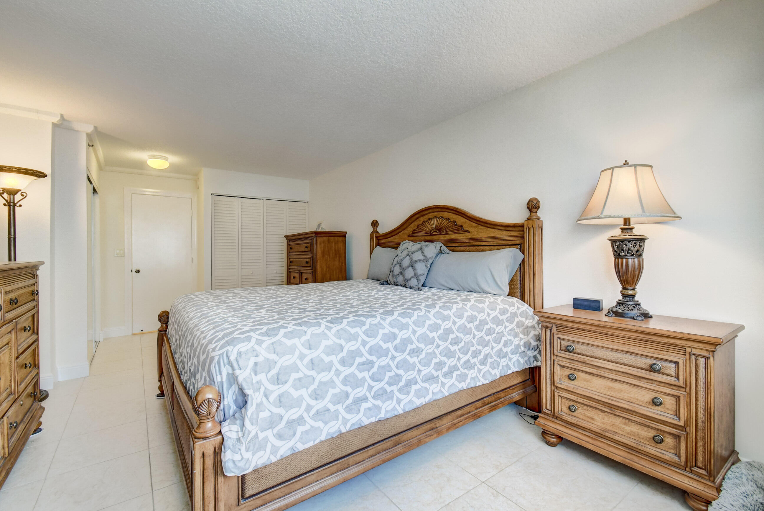 3221 S Ocean Boulevard 704