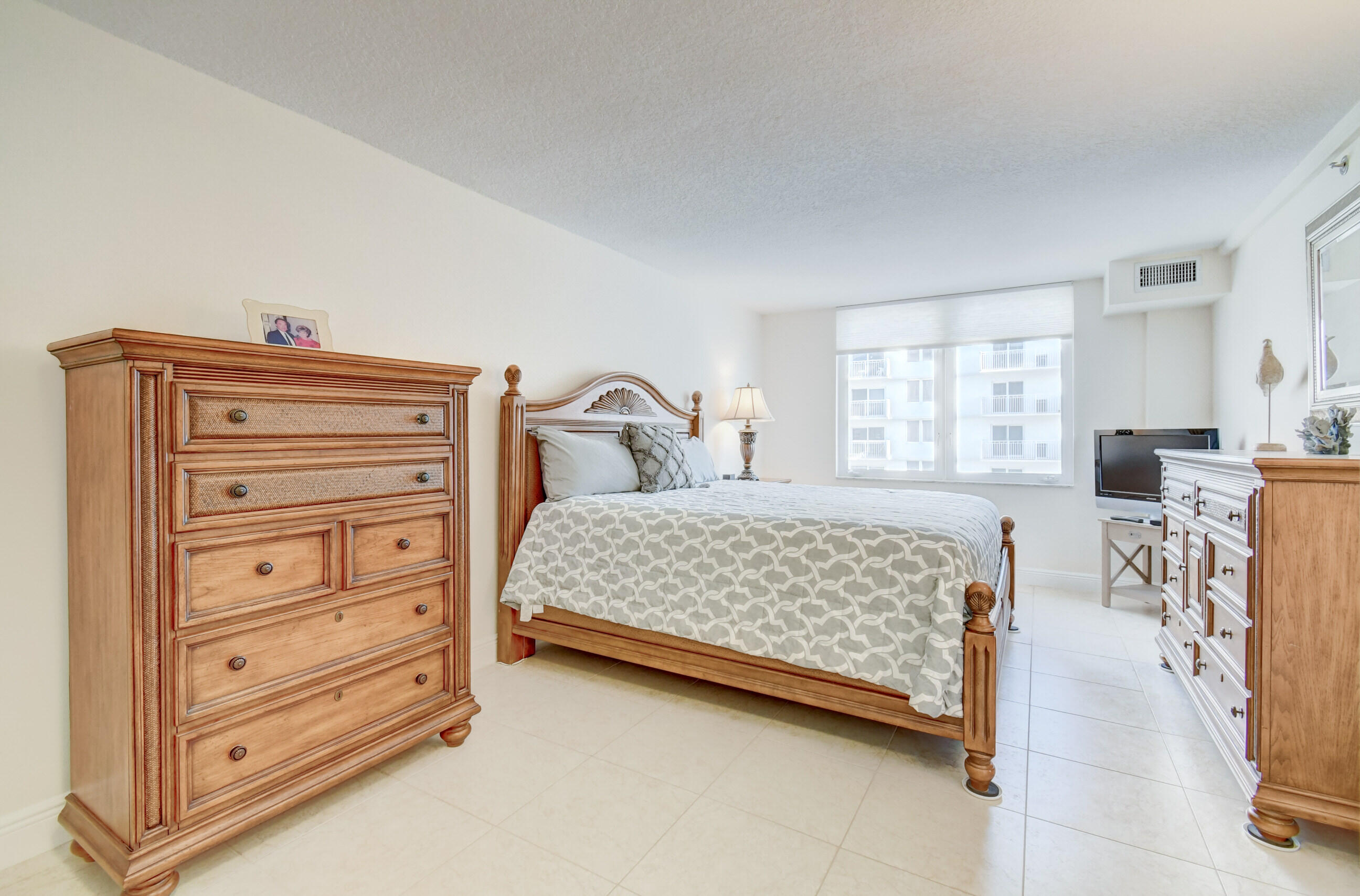 3221 S Ocean Boulevard 704