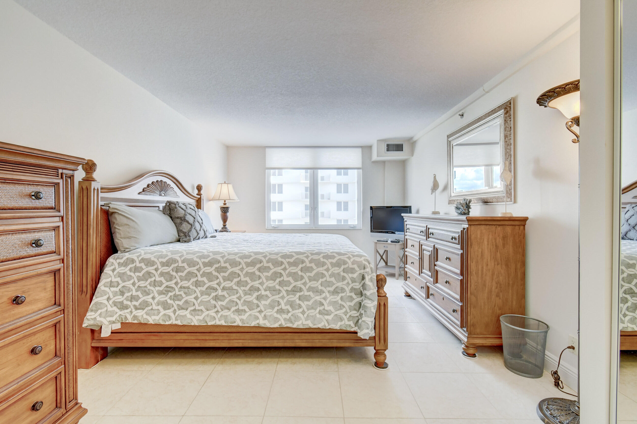 3221 S Ocean Boulevard 704