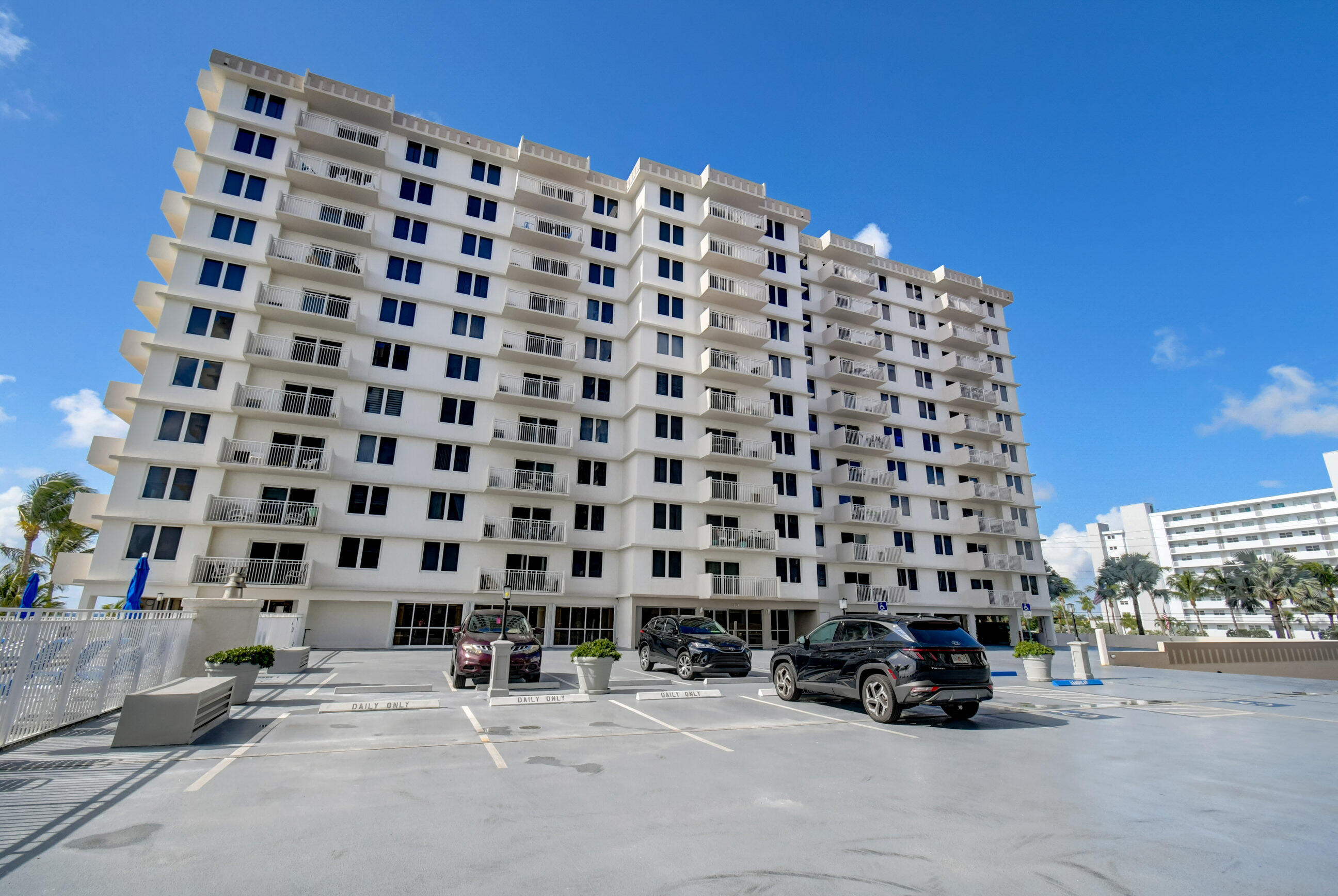 3221 S Ocean Boulevard 704