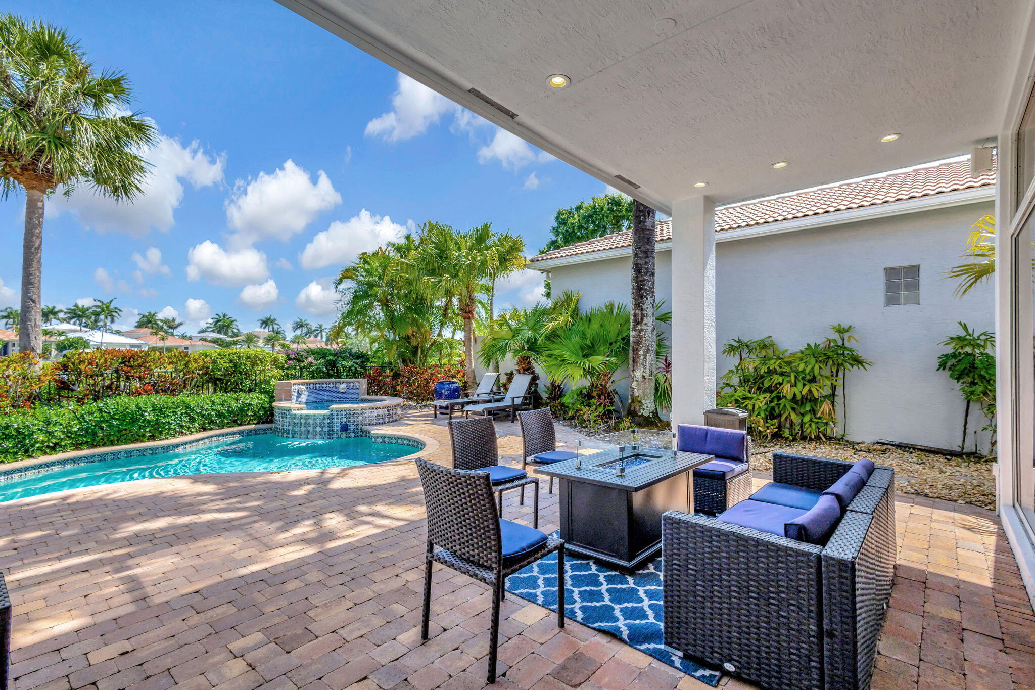 161 Esperanza Way