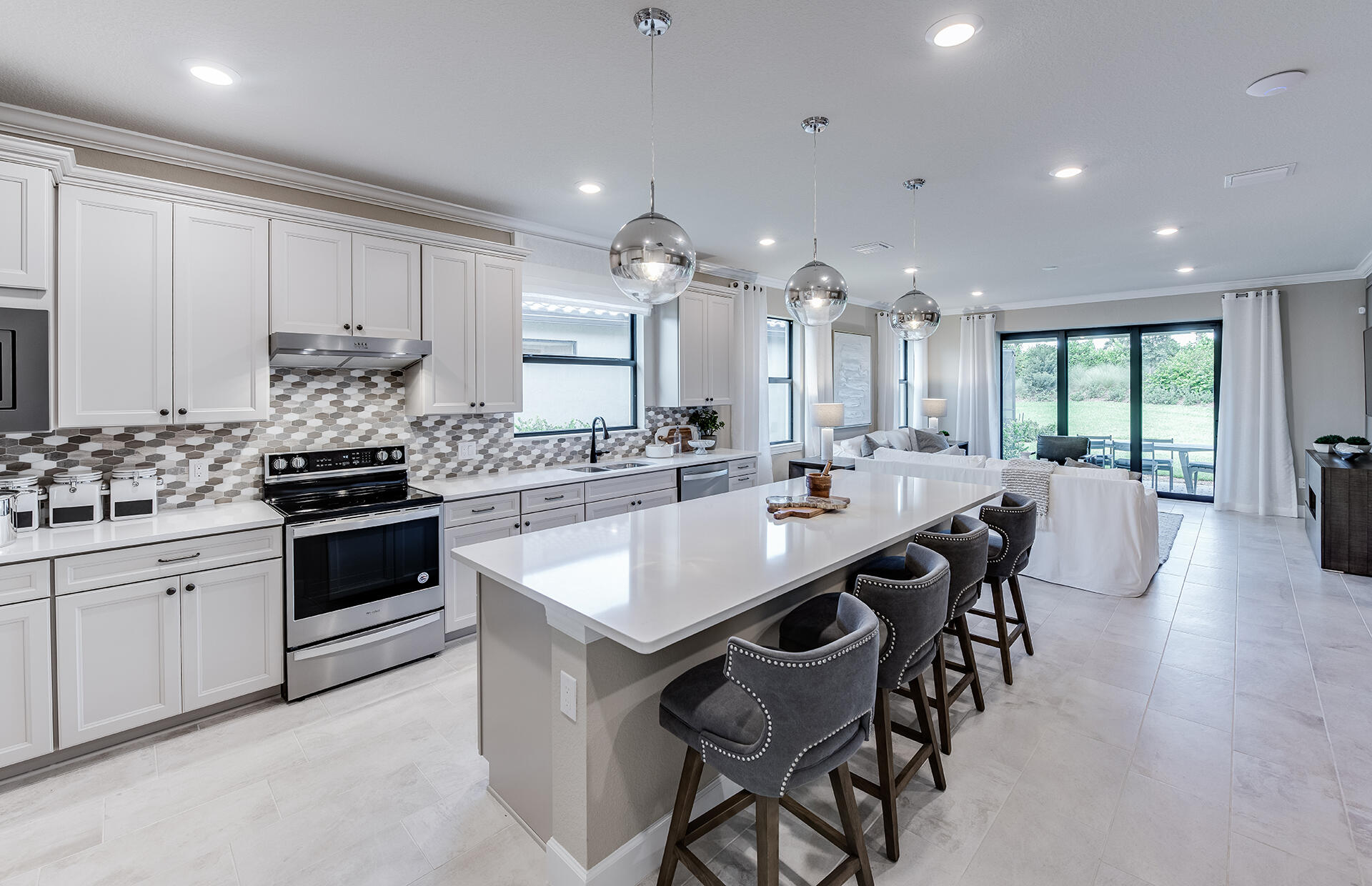 12345 Frontline Lane 197