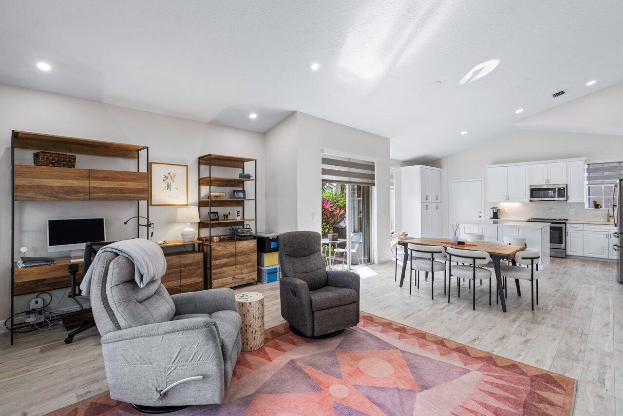 12751 Oak Knoll Drive