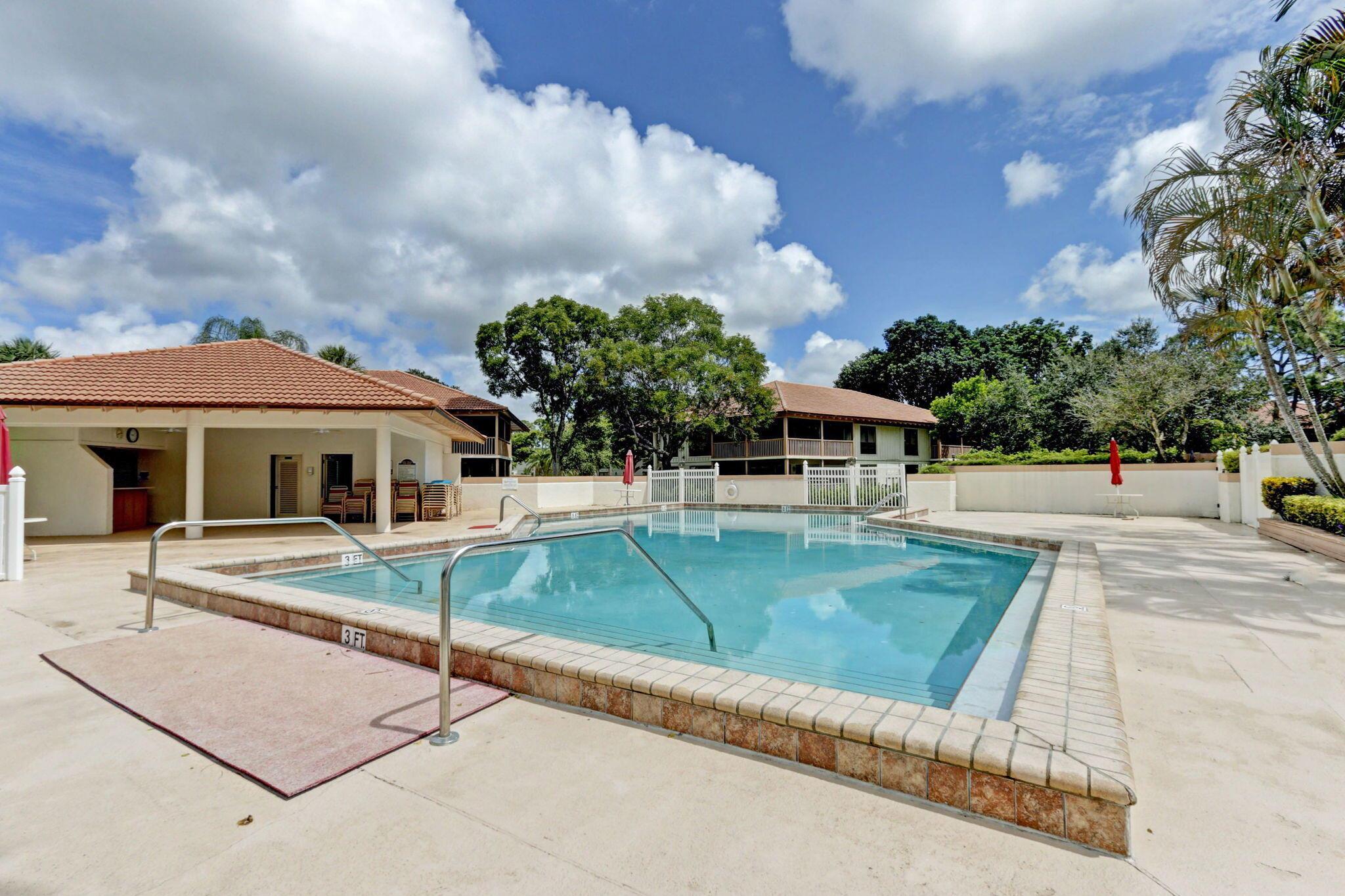 438 S Brackenwood Lane S