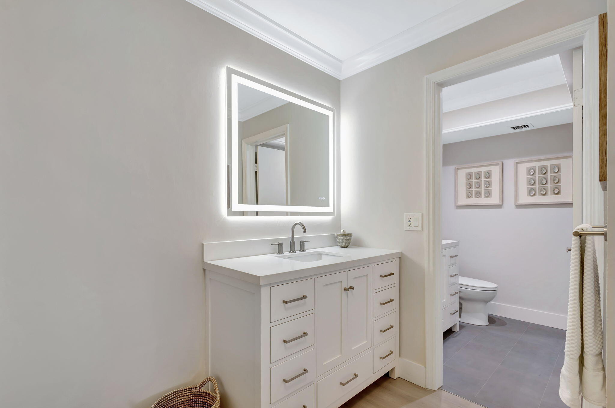 438 S Brackenwood Lane S