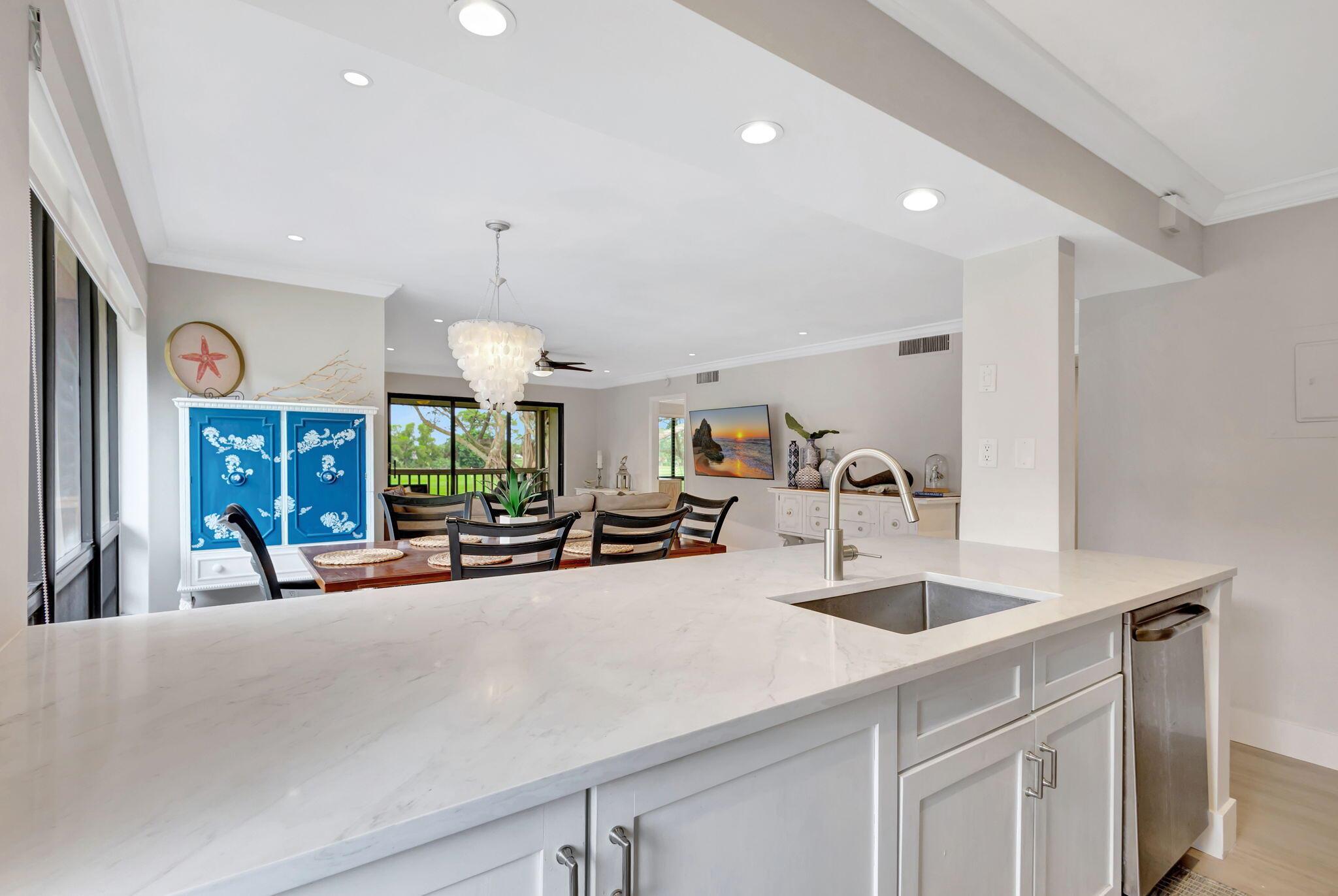 438 S Brackenwood Lane S