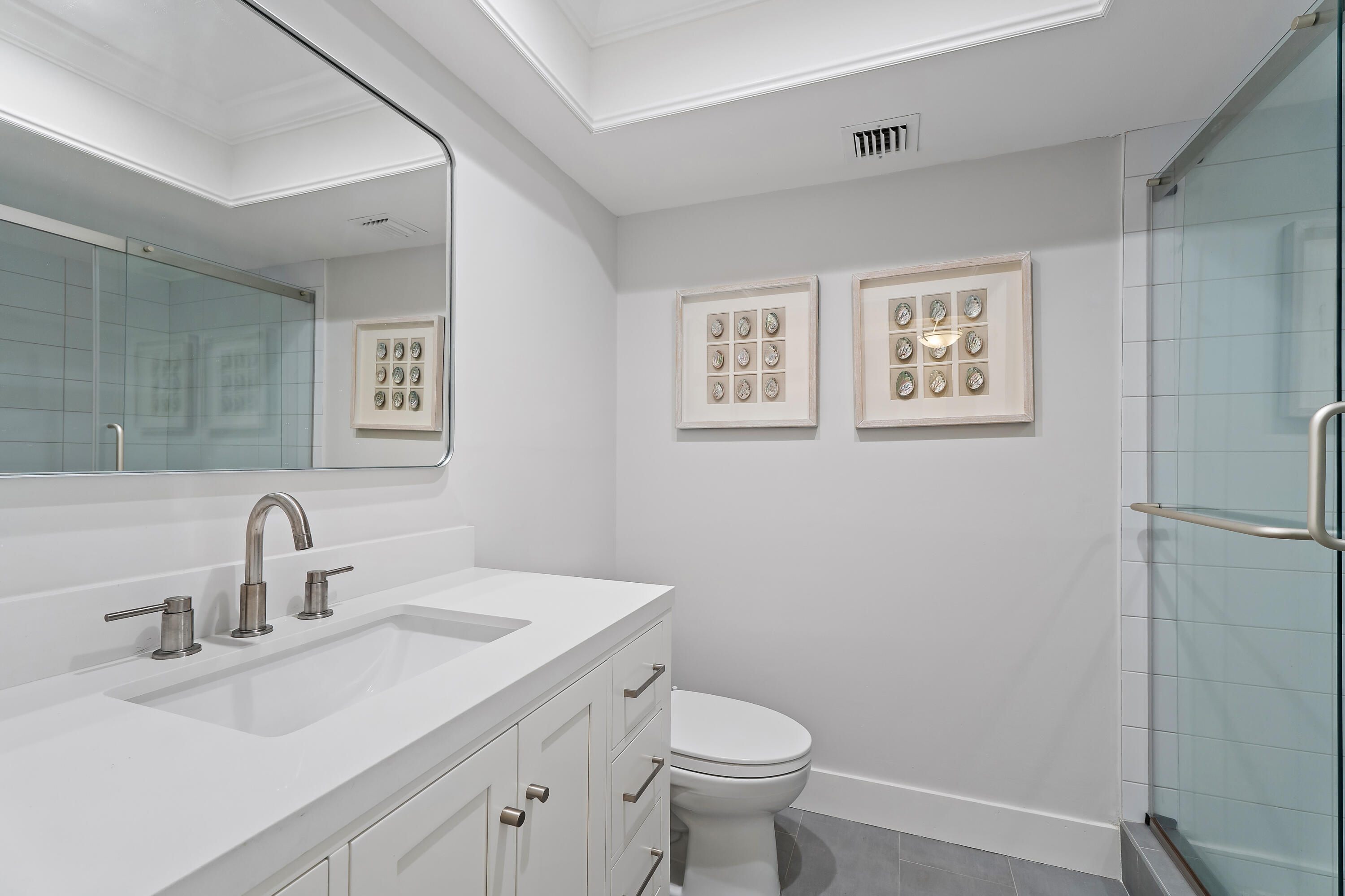 438 S Brackenwood Lane S