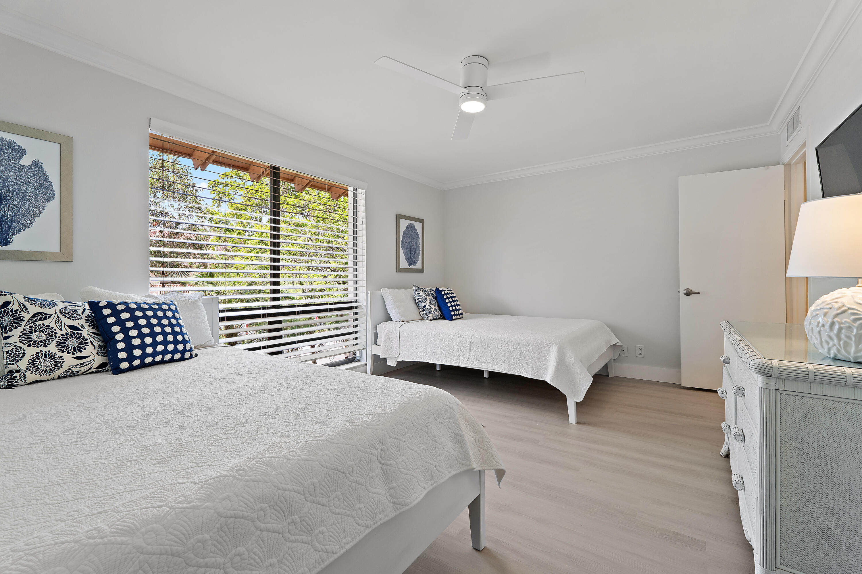 438 S Brackenwood Lane S