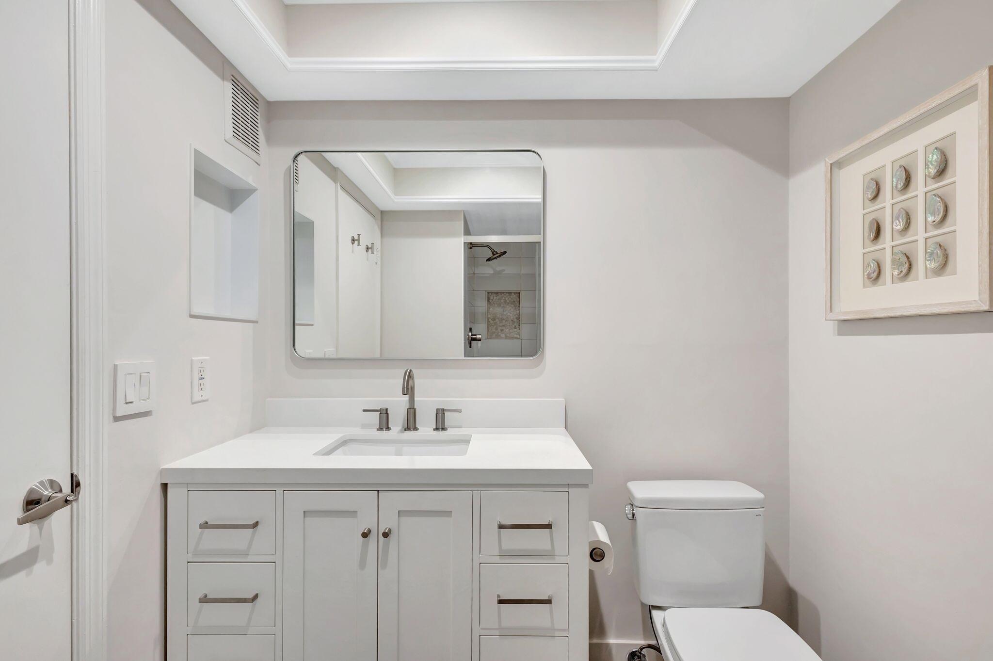 438 S Brackenwood Lane S