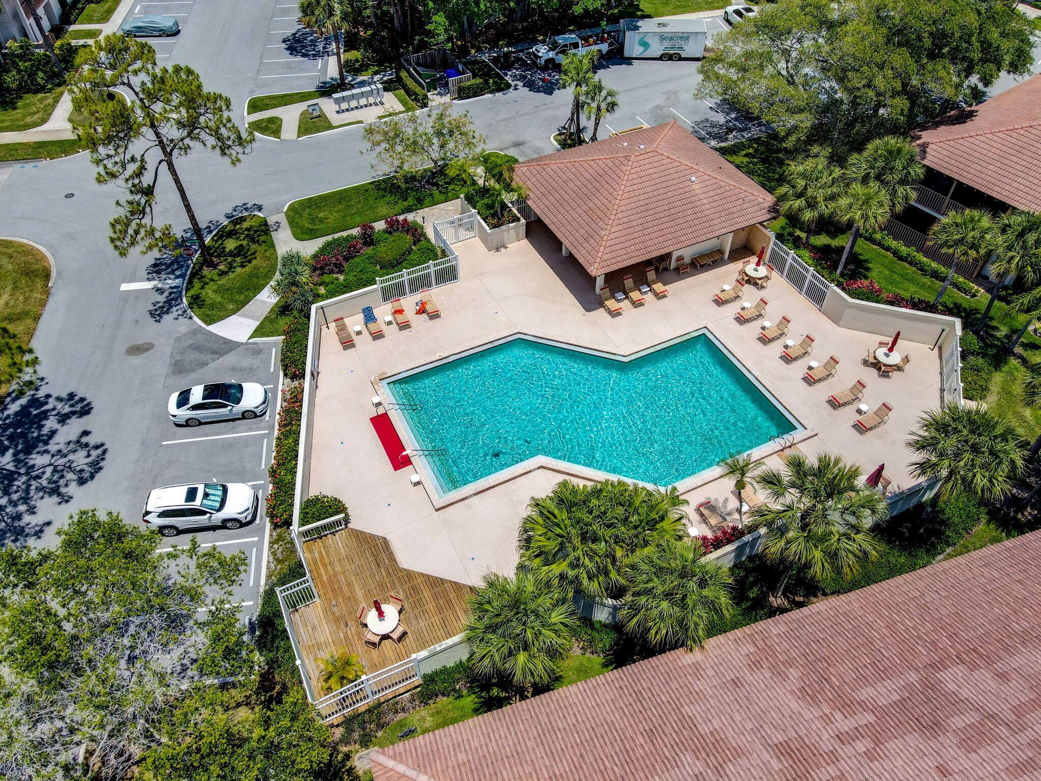 438 S Brackenwood Lane S