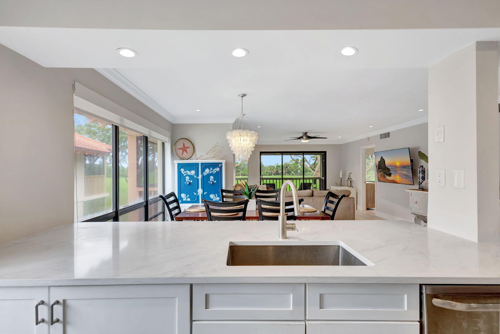 438 S Brackenwood Lane S