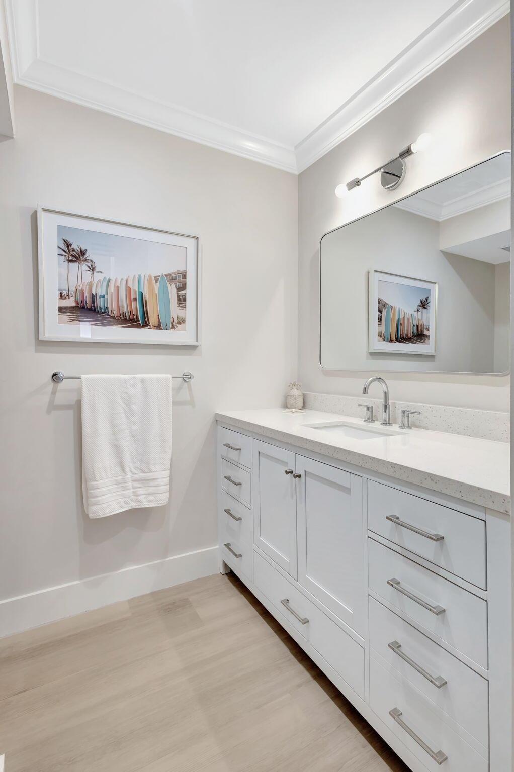 438 S Brackenwood Lane S